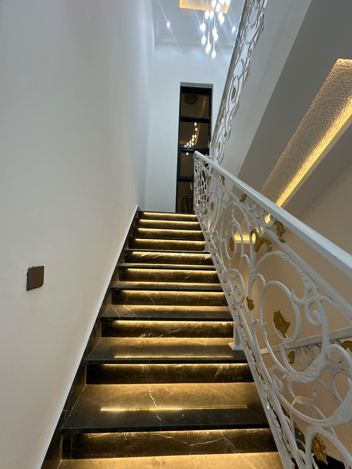 Classic villa for sale in Al-Haliyo area, registration fees included. 4