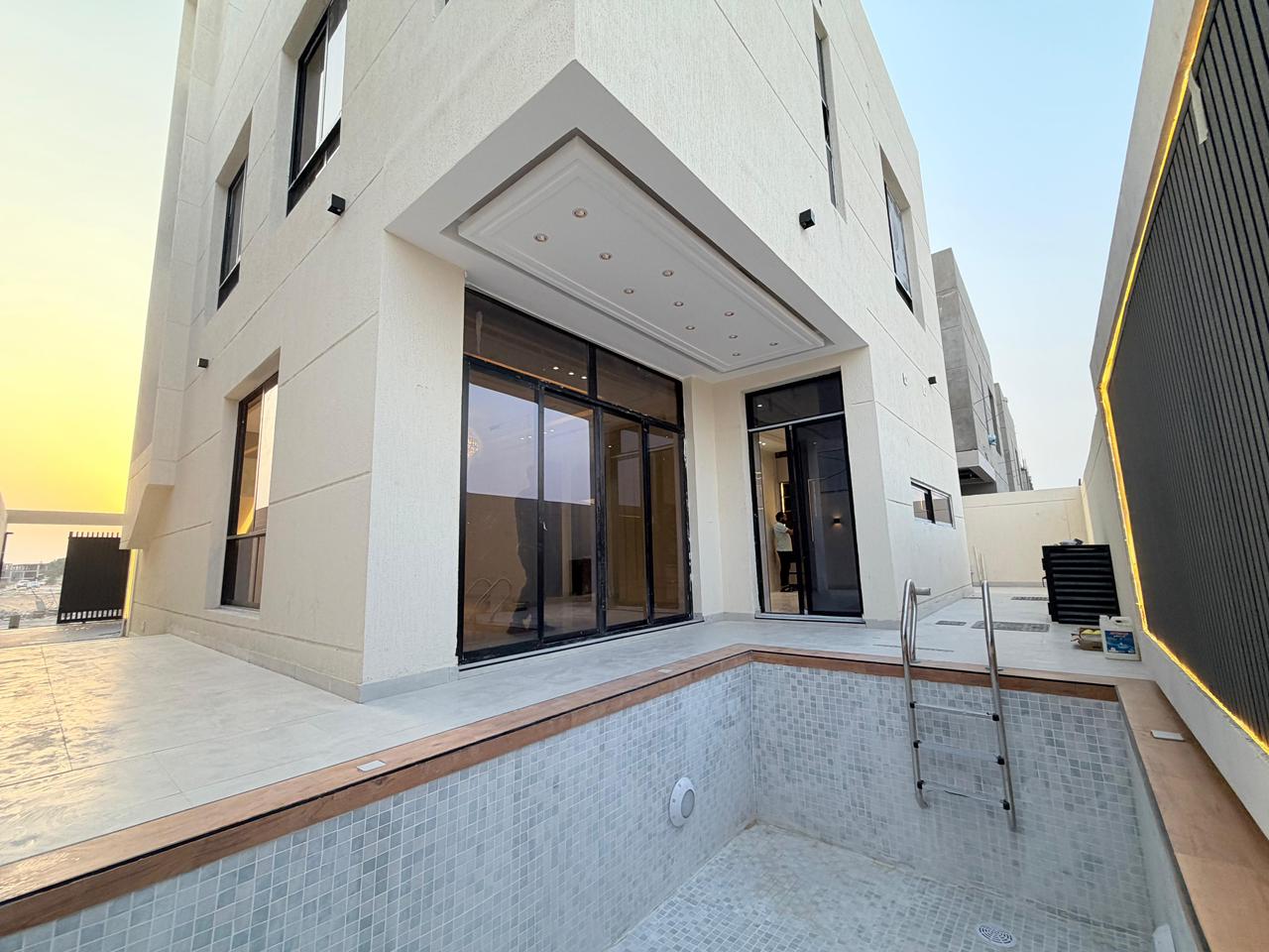 For sale: A distinctive villa with a full stone façade in the Al Helio area. 3