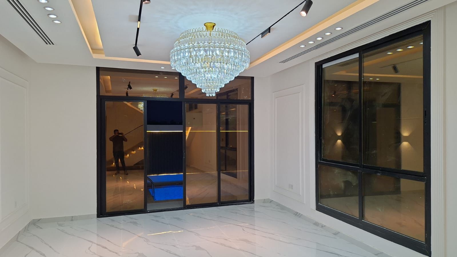 For sale: A distinctive villa with a full stone façade in the Al Helio area. 11