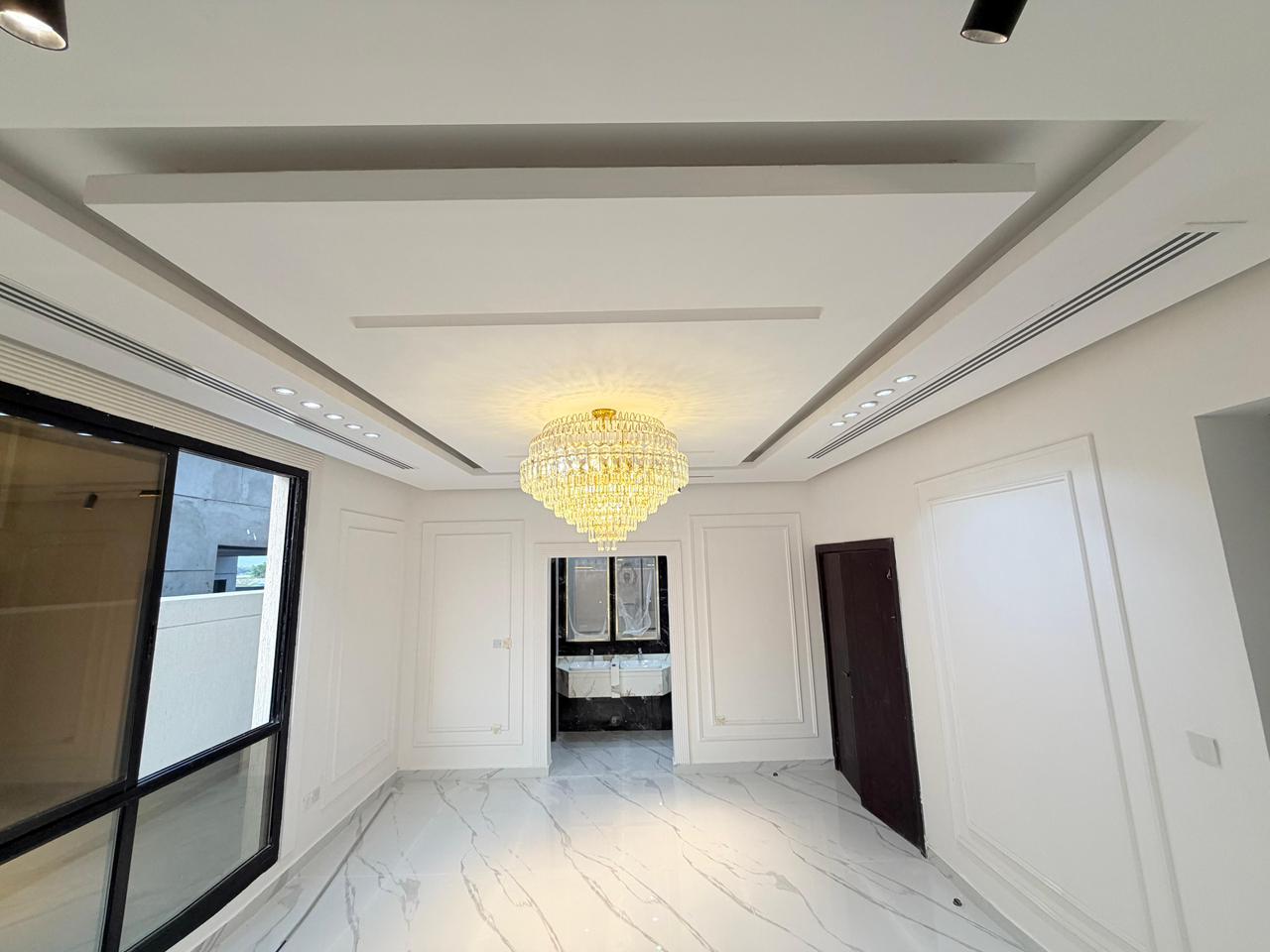 For sale: A distinctive villa with a full stone façade in the Al Helio area. 12