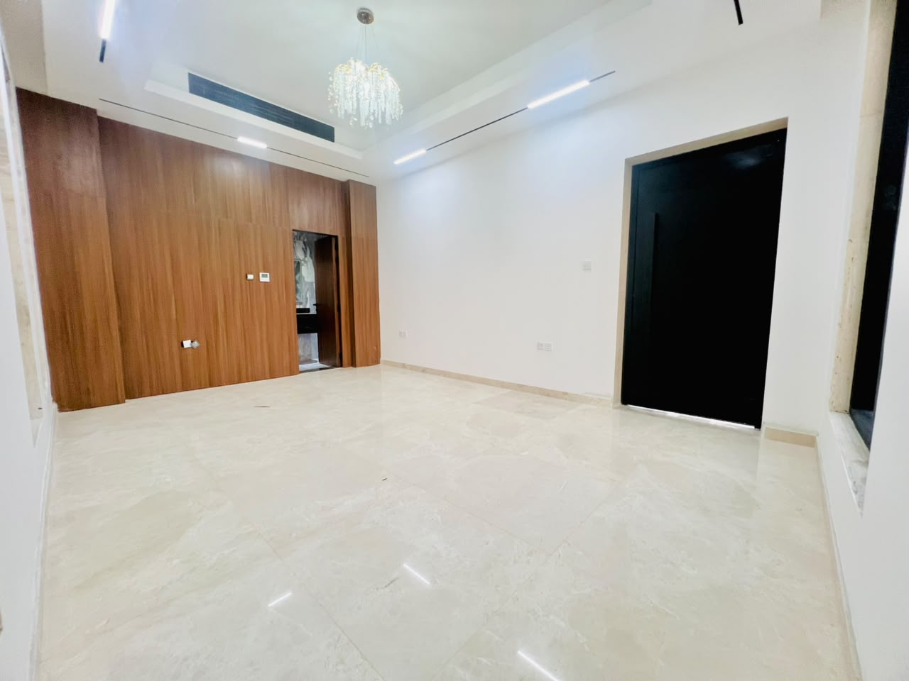Modern villa for sale in Al-Haliou area, including central air conditioning. 10