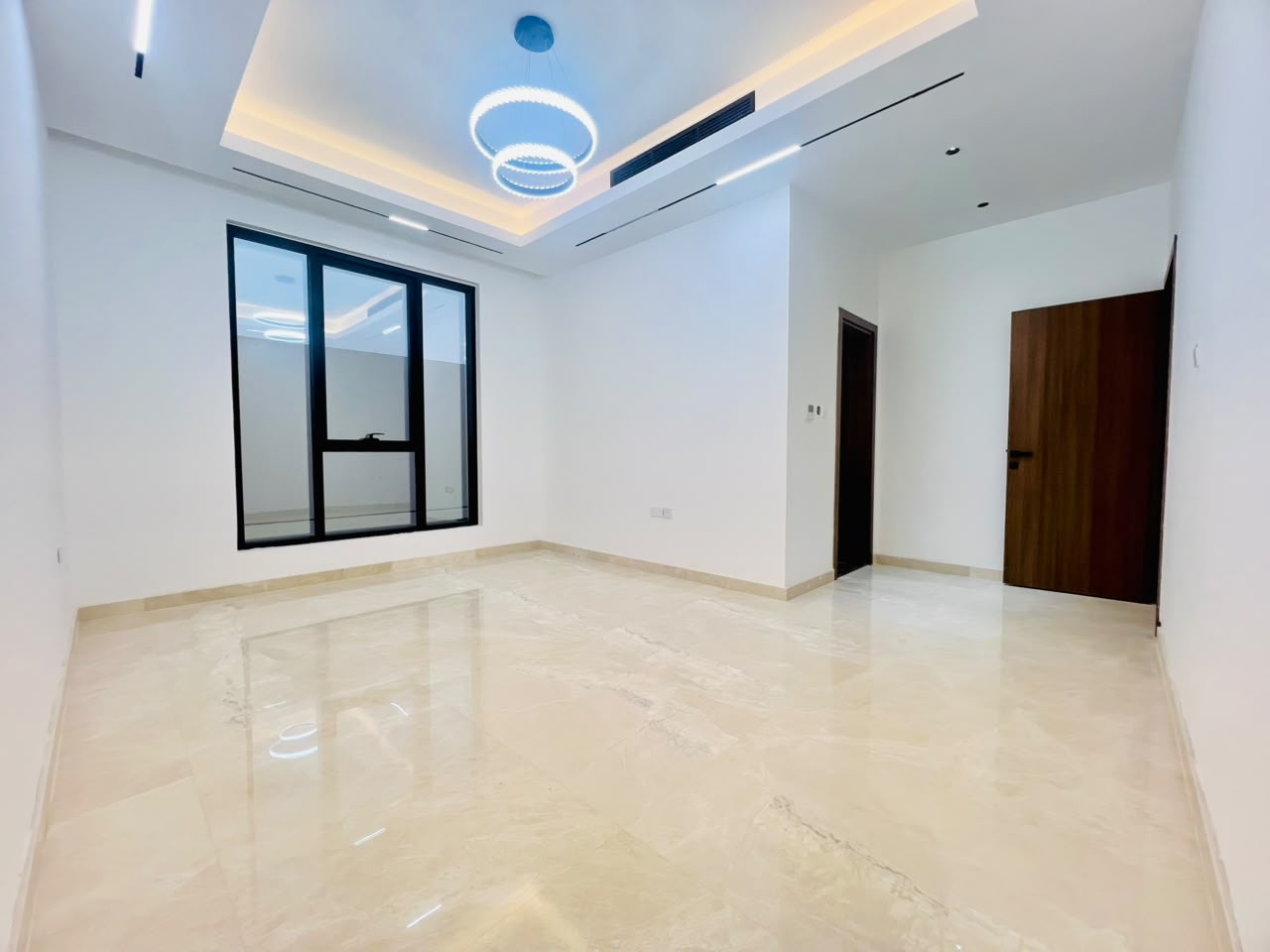 Modern villa for sale in Al-Haliou area, including central air conditioning. 11