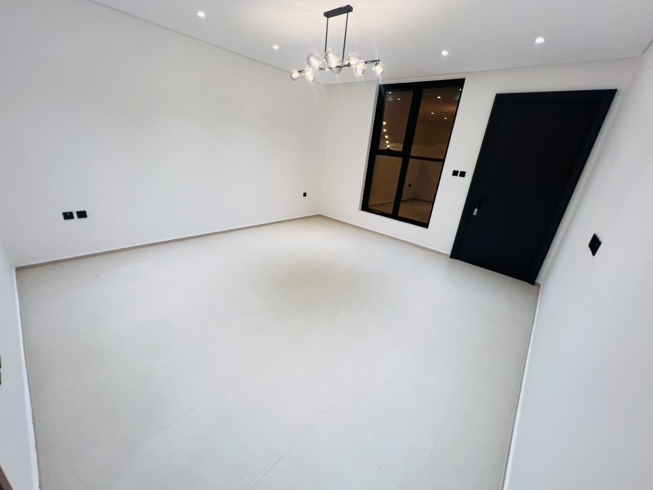 Villa for sale in Al-Haliyo area, bargain price including registration fees 6