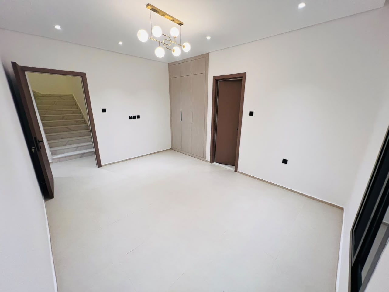 Villa for sale in Al-Haliyo area, bargain price including registration fees 7