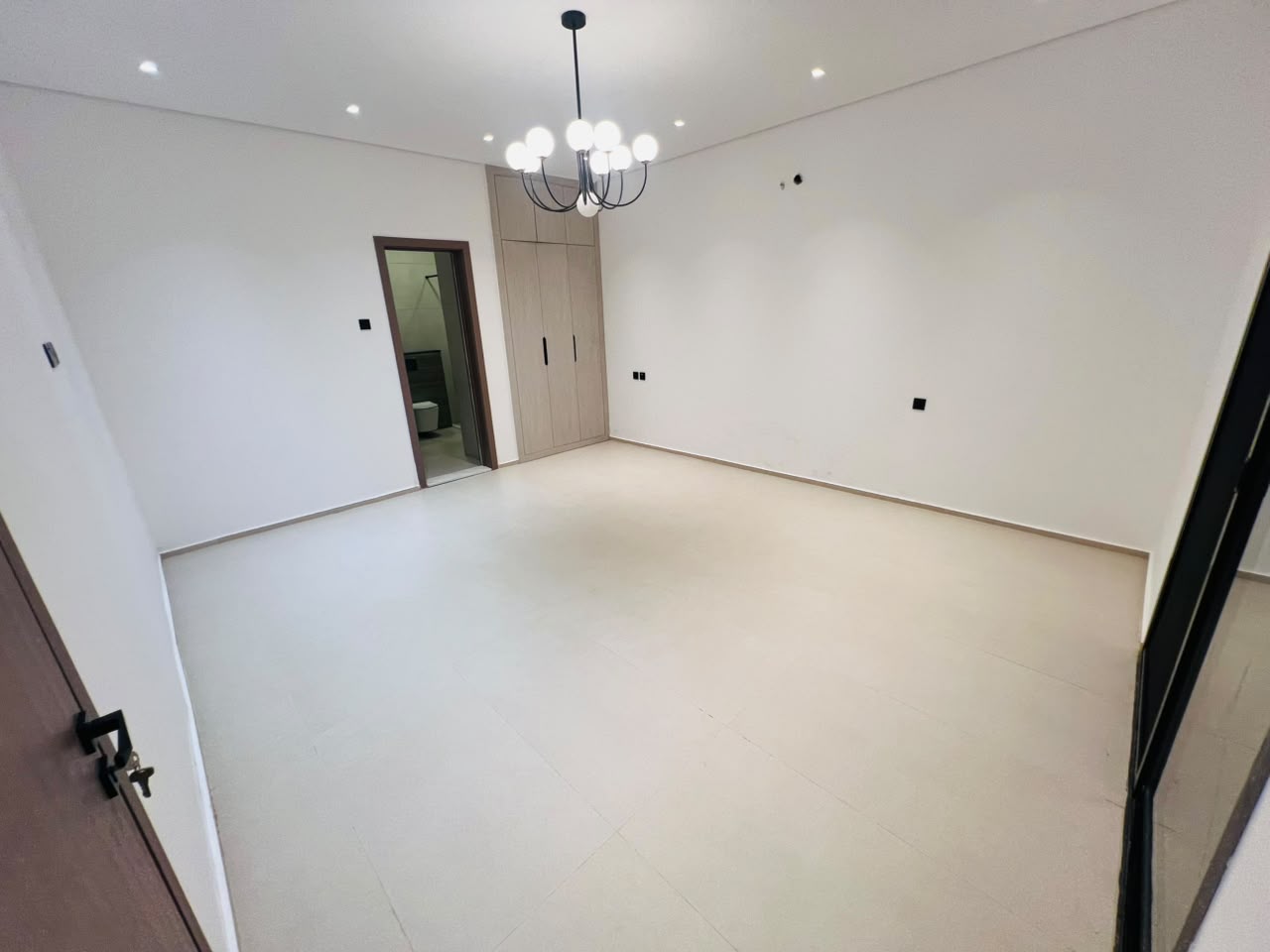 Villa for sale in Al-Haliyo area, bargain price including registration fees 11