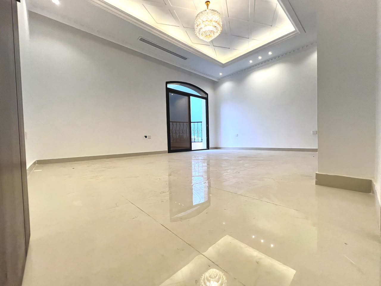 For sale: Classic villa in Al-Haliyo 2 area, registration fees included 8