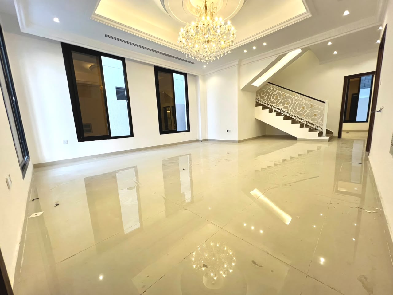 For sale: Classic villa in Al-Haliyo 2 area, registration fees included 9
