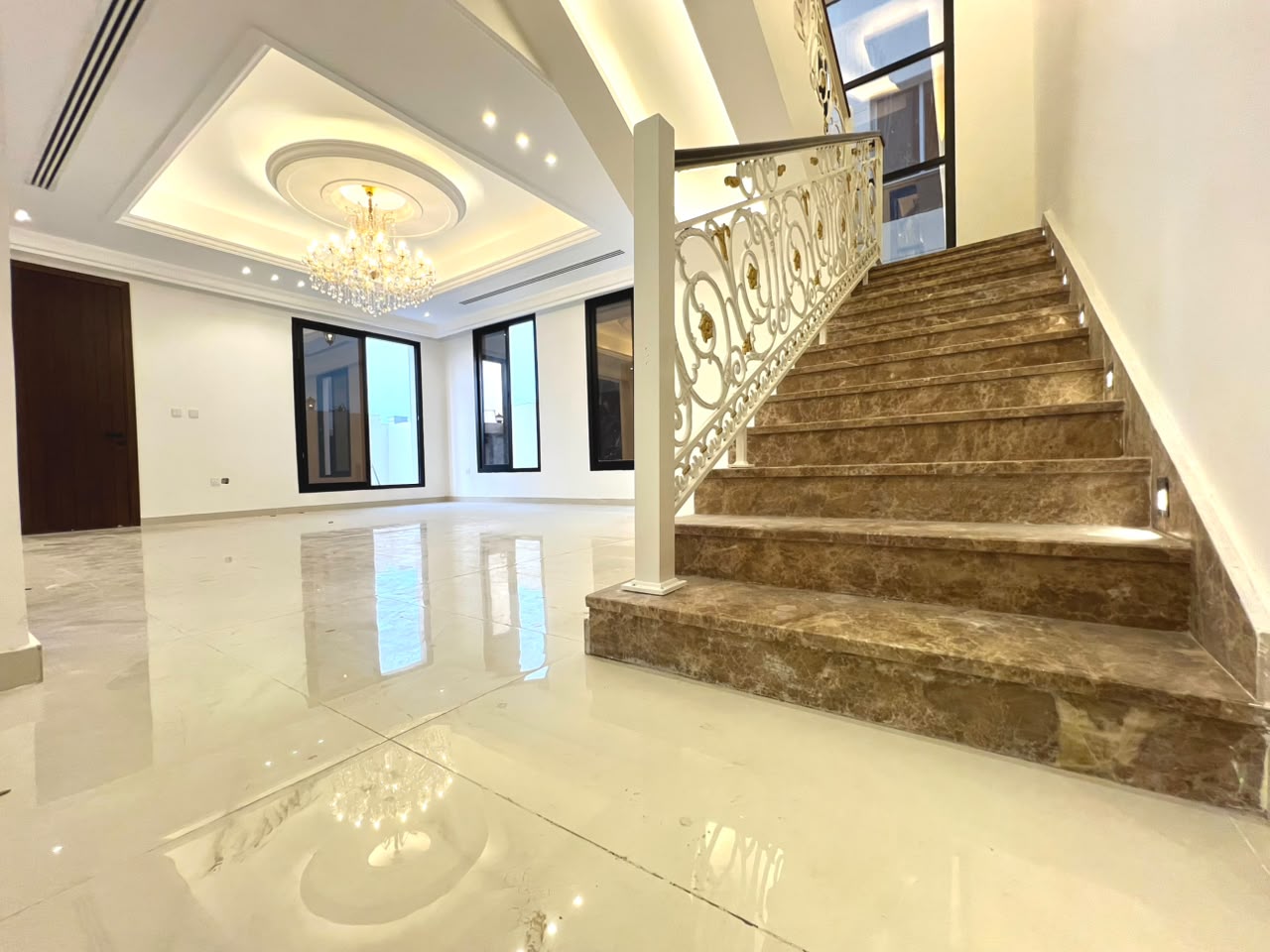 For sale: Classic villa in Al-Haliyo 2 area, registration fees included 12