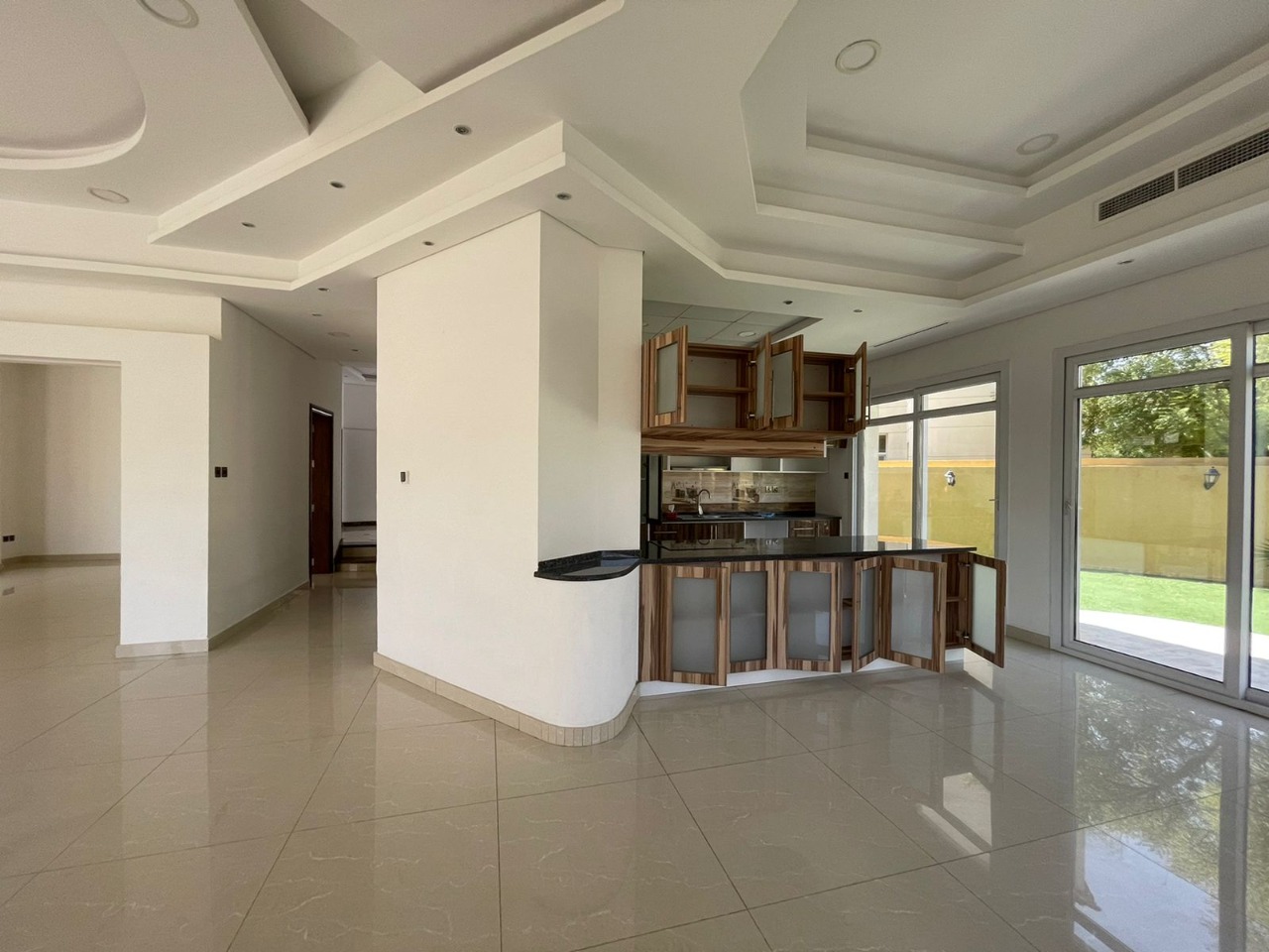 Corner villa for sale in Dubai Land area at a bargain price 8