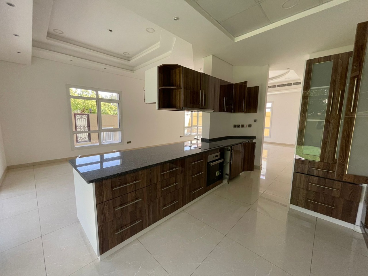 Corner villa for sale in Dubai Land area at a bargain price 11