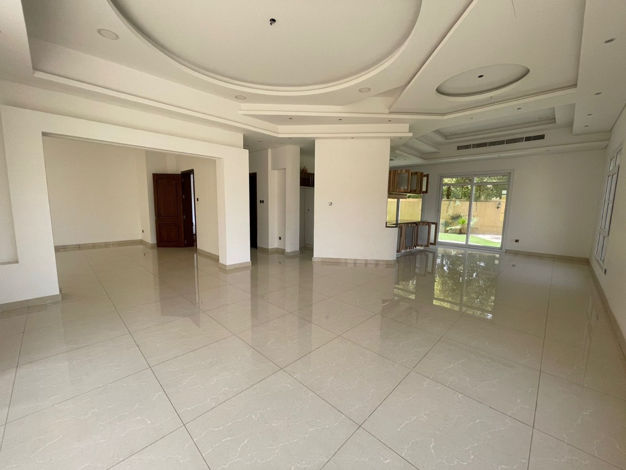 Corner villa for sale in Dubai Land area at a bargain price 15