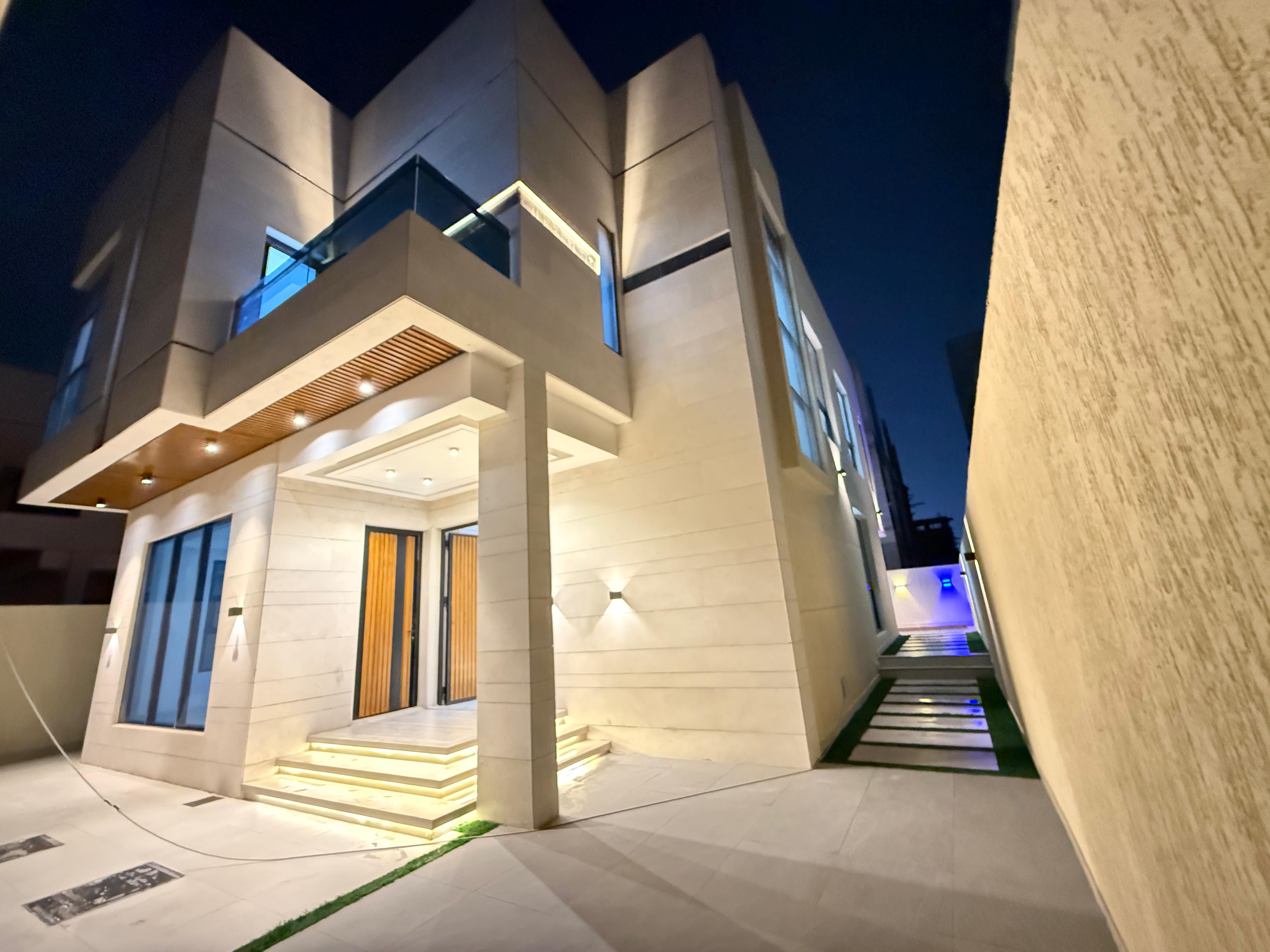 Own a distinctive modern villa now in a vibrant area, registration fees included. 4