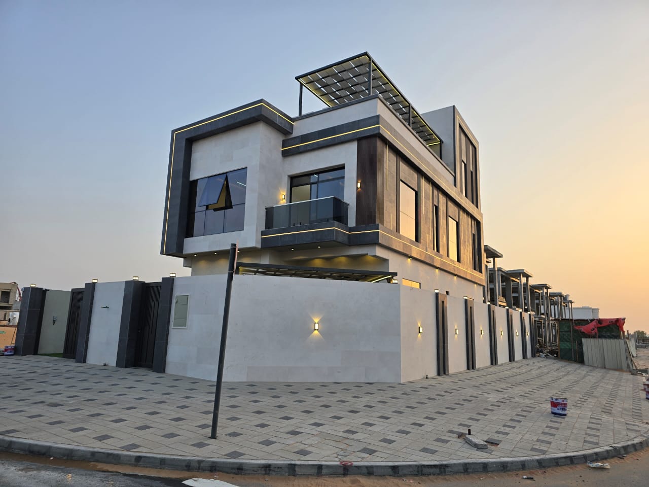 Luxury detached villa for sale, including registration fees, electricity, and water. 12