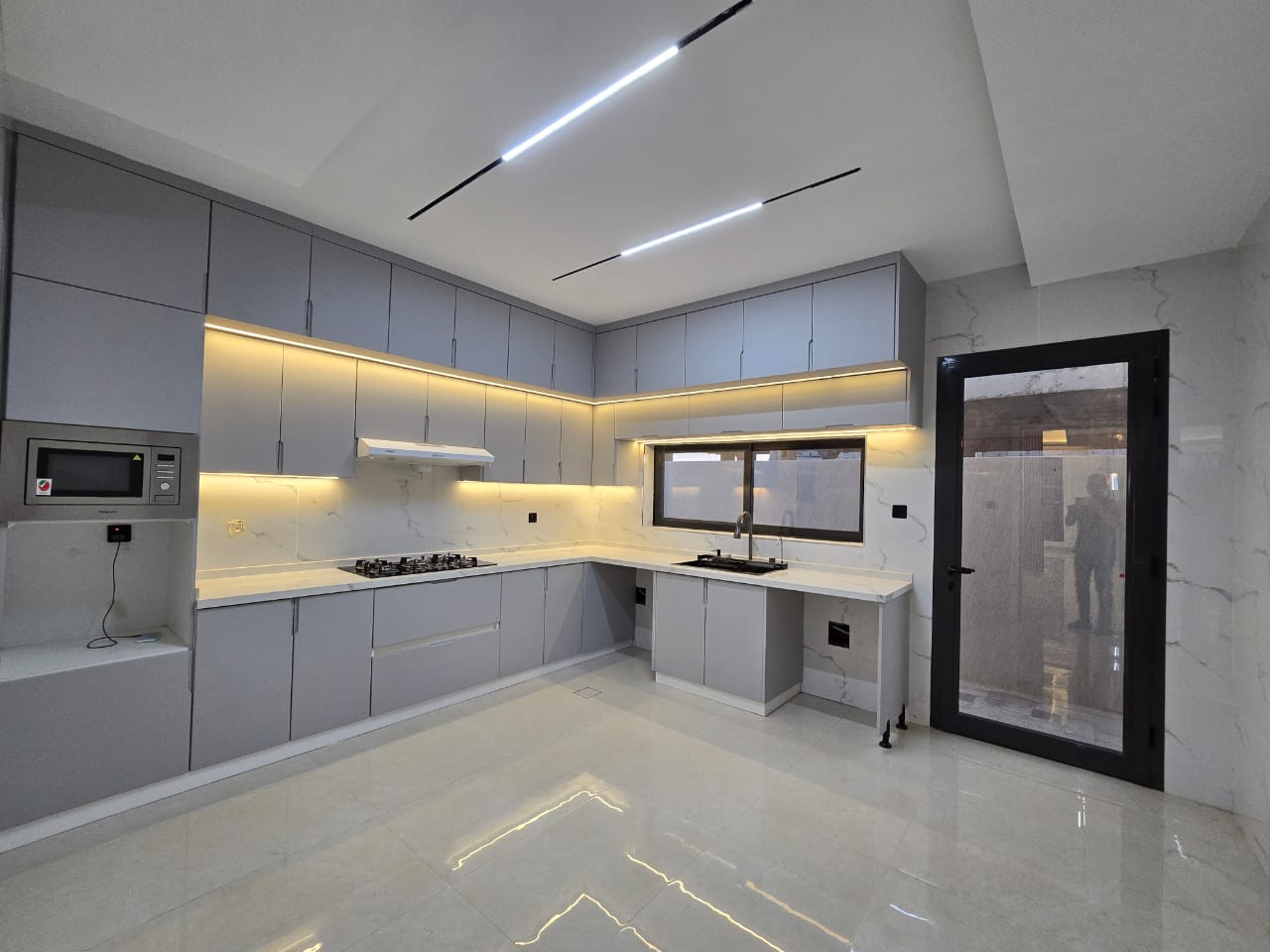 Luxury detached villa for sale, including registration fees, electricity, and water. 15