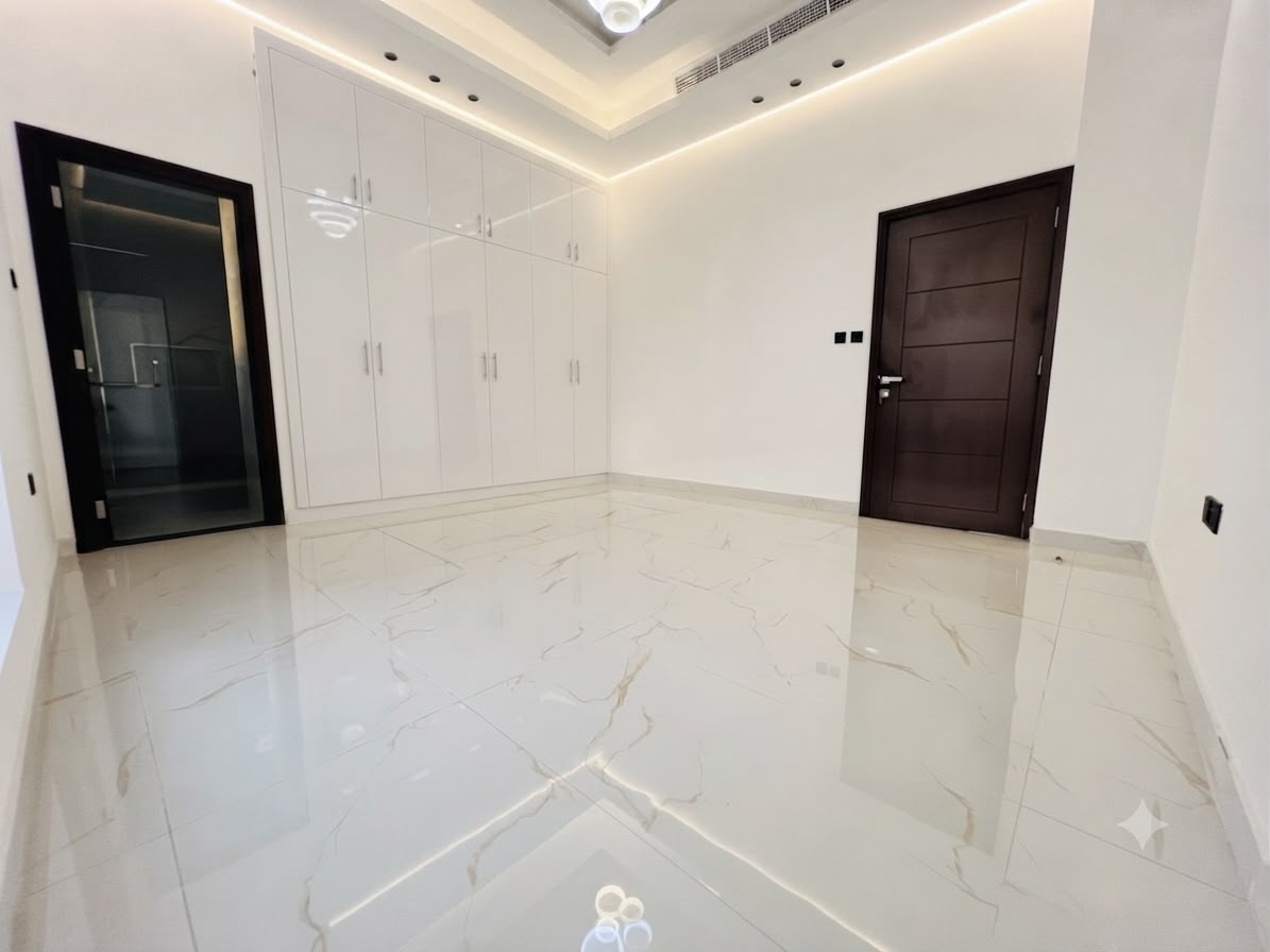 For sale: Modern corner villa on two streets in Al Yasmin area 6