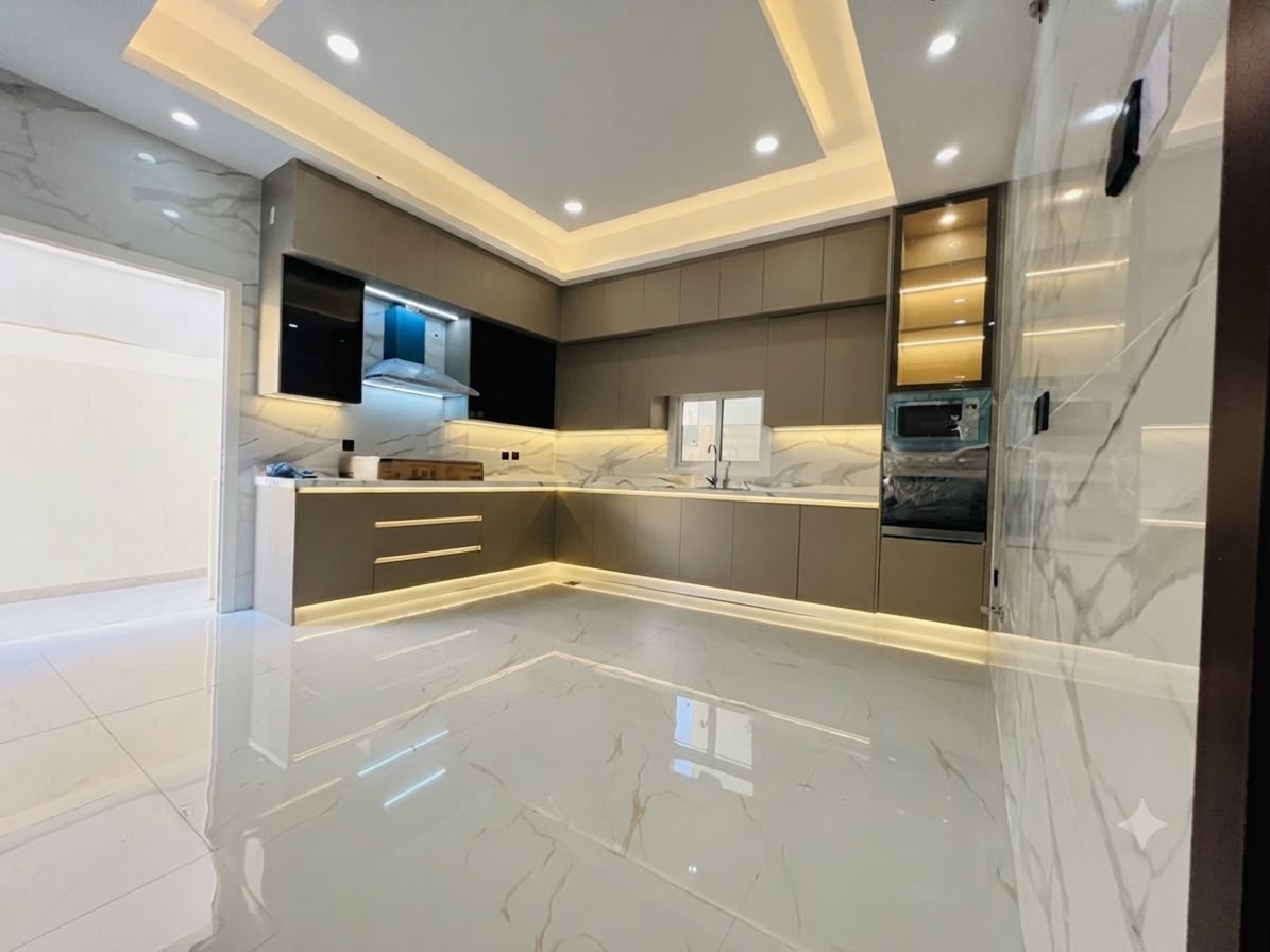 For sale: Modern corner villa on two streets in Al Yasmin area 14