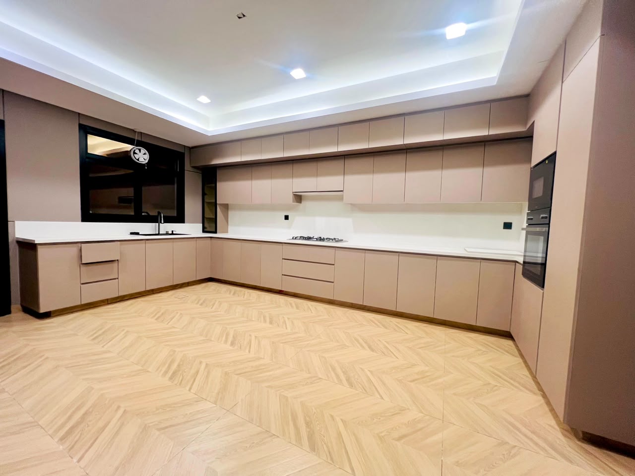 Villa for sale in Al Zahia area, modern design, including registration and ownership fees 3