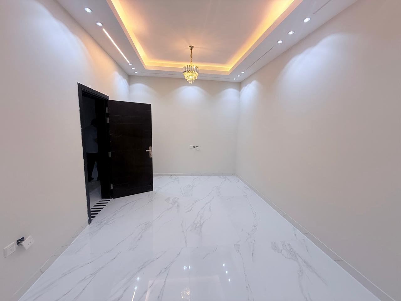 High-end villa for sale in the Al Yasmeen area, Ajman. 2