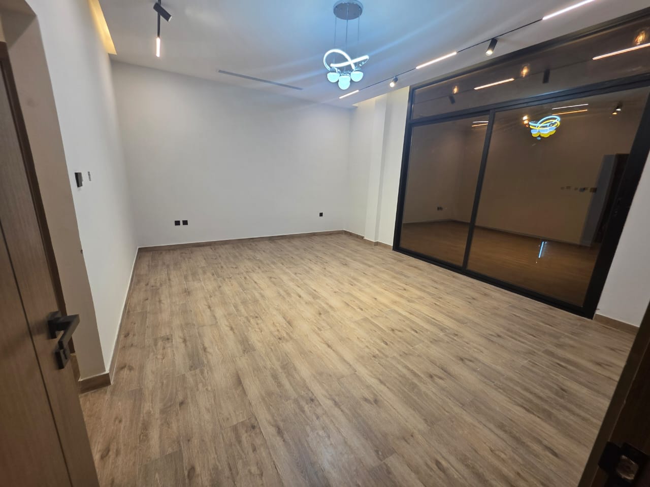 Modern detached villa for sale, registration fees included 10