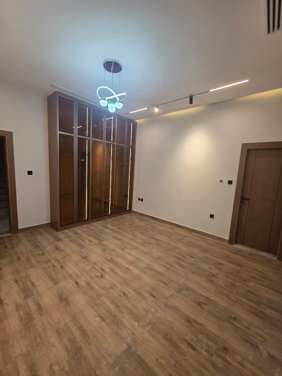 Modern detached villa for sale, registration fees included 12
