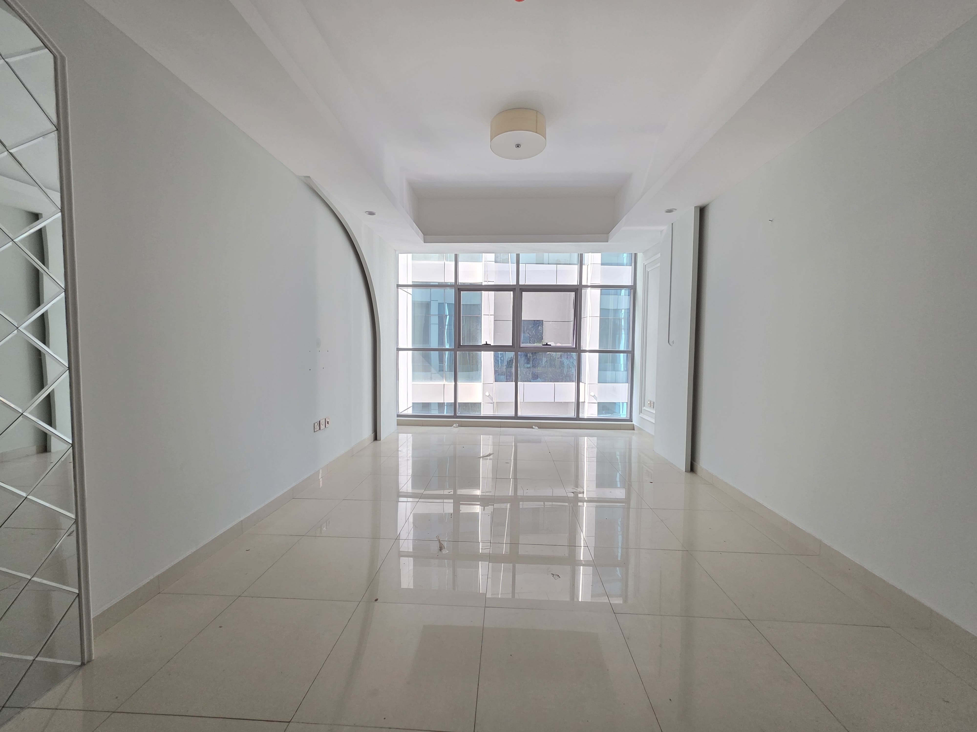 Opportunity to resell a two-bedroom apartment with a living room and open kitchen in Gulf Tower. 2