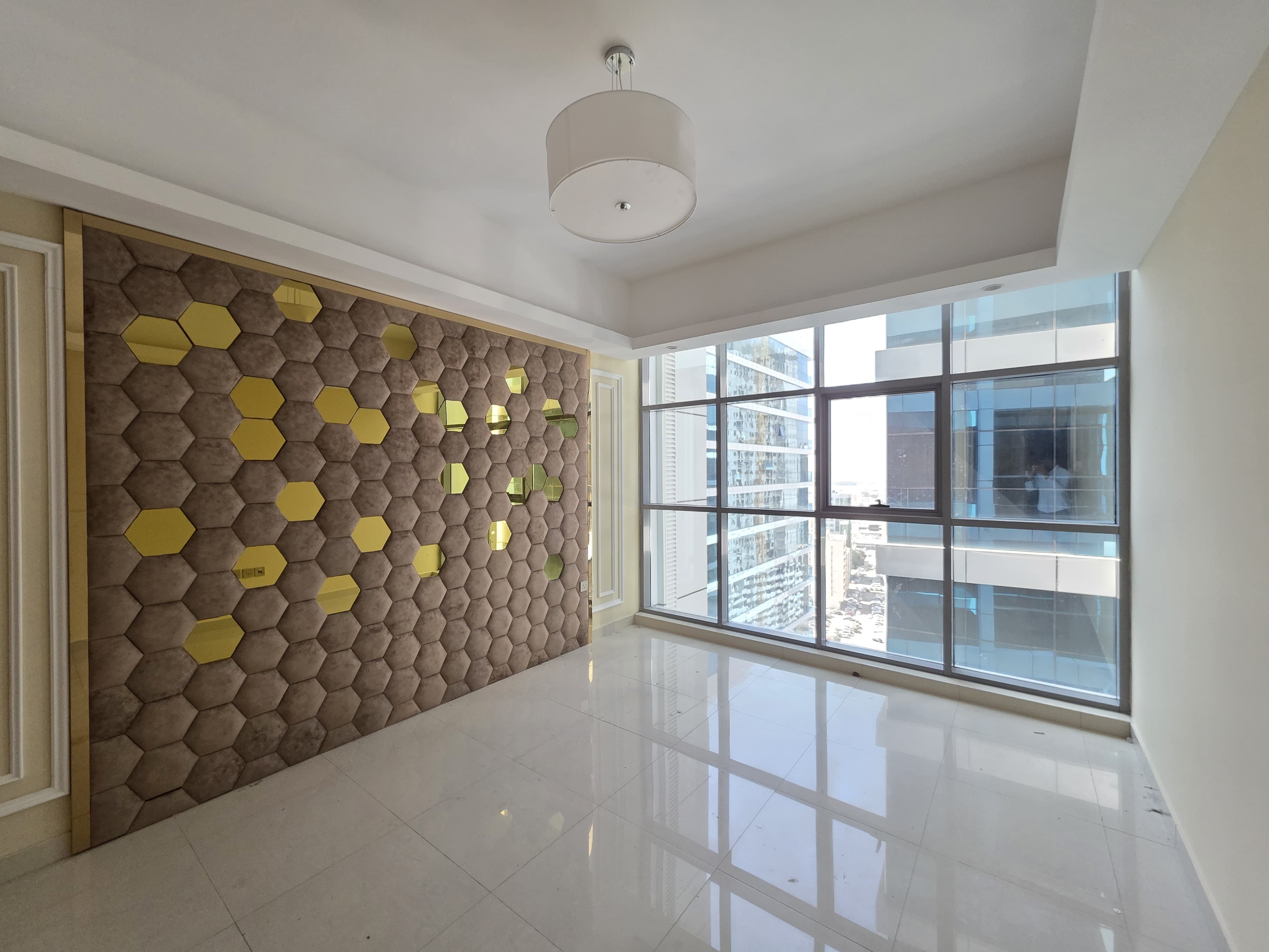 Opportunity to resell a two-bedroom apartment with a living room and open kitchen in Gulf Tower. 3