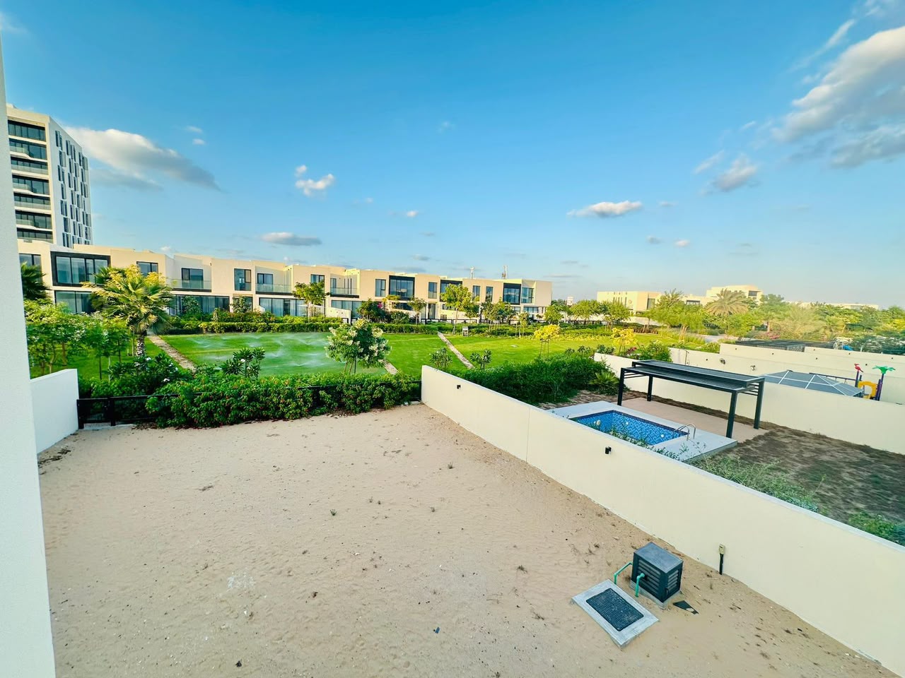 Villa in Al Zorah 🔹 Villa Features: ✅ 3 Bedrooms ✅ Large Living Room + Spacious Majlis (Majlis) Large Outdoor Garden (Ideal for Gatherings and Family) High-End Ceramic Tile Finishing Spanish Kitchen 📐 Areas: • Land Area: 620 m² (6673 ft²) • Built-up Area: 355 m² (3821 ft²) ⚡💧 Ready to Move In Immediately with Electricity and Water Available 💰 Price: AED 3.5 Million (Negotiable) 📍 Location: Al Zorah – A Very Prime and Upscale Location