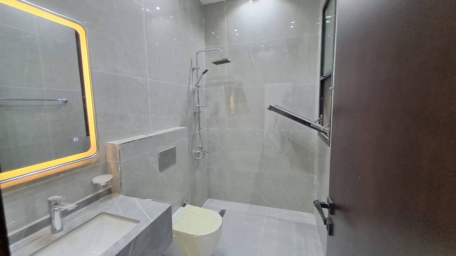 Villa for sale in the heart of Al Zahia, next to the mosque and services, behind Al Safir Mall 9