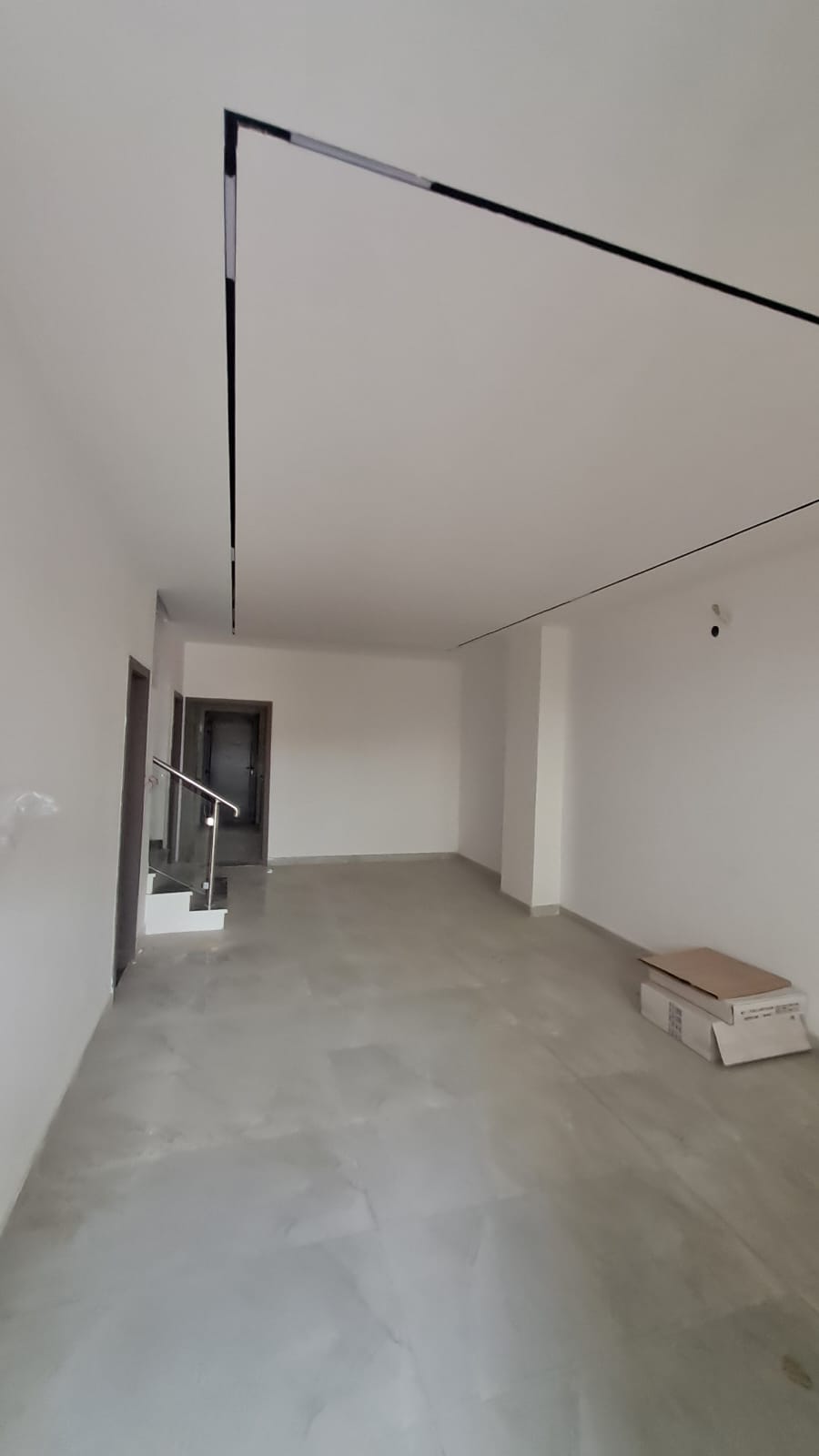 Villa for sale in Al-Haliyo 2 – A great opportunity. Location: Al-Haliyo 2. Land area: 1722 sq ft. Built-up area: 2800 sq ft. Villa details: Ground floor: Kitchen + Room + Living room + Majlis. First floor: 4 master bedrooms, open roof. Features: Practical design suitable for families. Spacious areas and good finishing. Quiet location close to services. Asking price: 1,130,000 (excluding utilities). Price including utilities: 1,190,000. 12