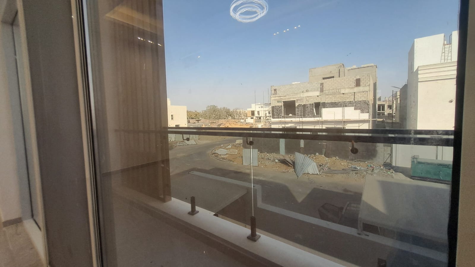 Luxury villa with swimming pool in Al-Haylo area, close to the mosque and children's play area. 10