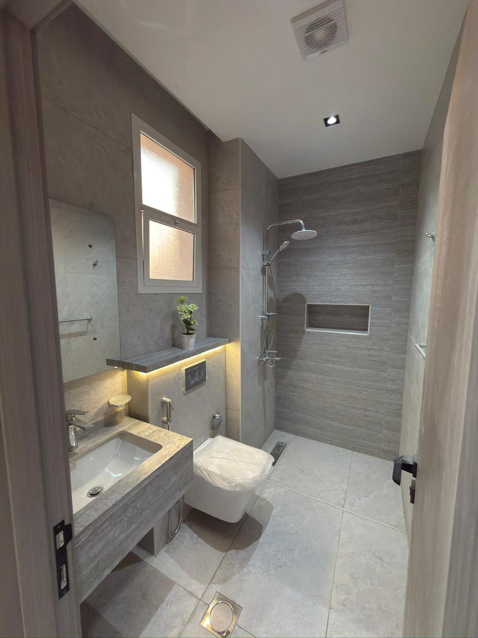 - *For Sale: 9 Townhouses* *in Al Helio Center 2, Ajman* on the main road leading to Al Zahia Roundabout. 25-meter setback from the street. 5 bedrooms and a roof terrace. Modern decor on ceilings and walls. Area: 2800 sq ft. *Includes registration fees, electricity, and air conditioning.* *Asking price: AED 1,470,000* *Negotiable* 11
