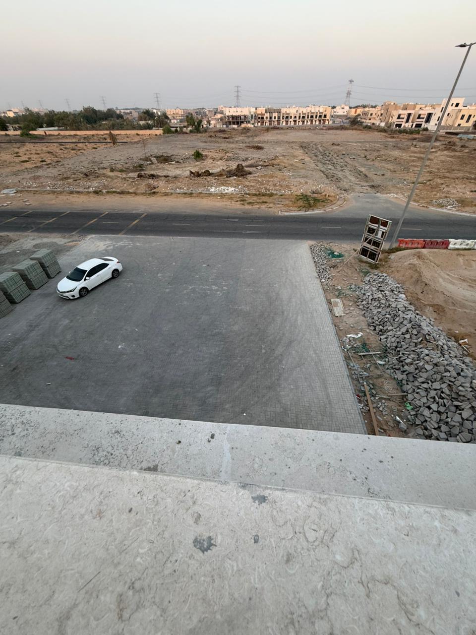 - *For Sale: 9 Townhouses* *in Al Helio Center 2, Ajman* on the main road leading to Al Zahia Roundabout. 25-meter setback from the street. 5 bedrooms and a roof terrace. Modern decor on ceilings and walls. Area: 2800 sq ft. *Includes registration fees, electricity, and air conditioning.* *Asking price: AED 1,470,000* *Negotiable* 12