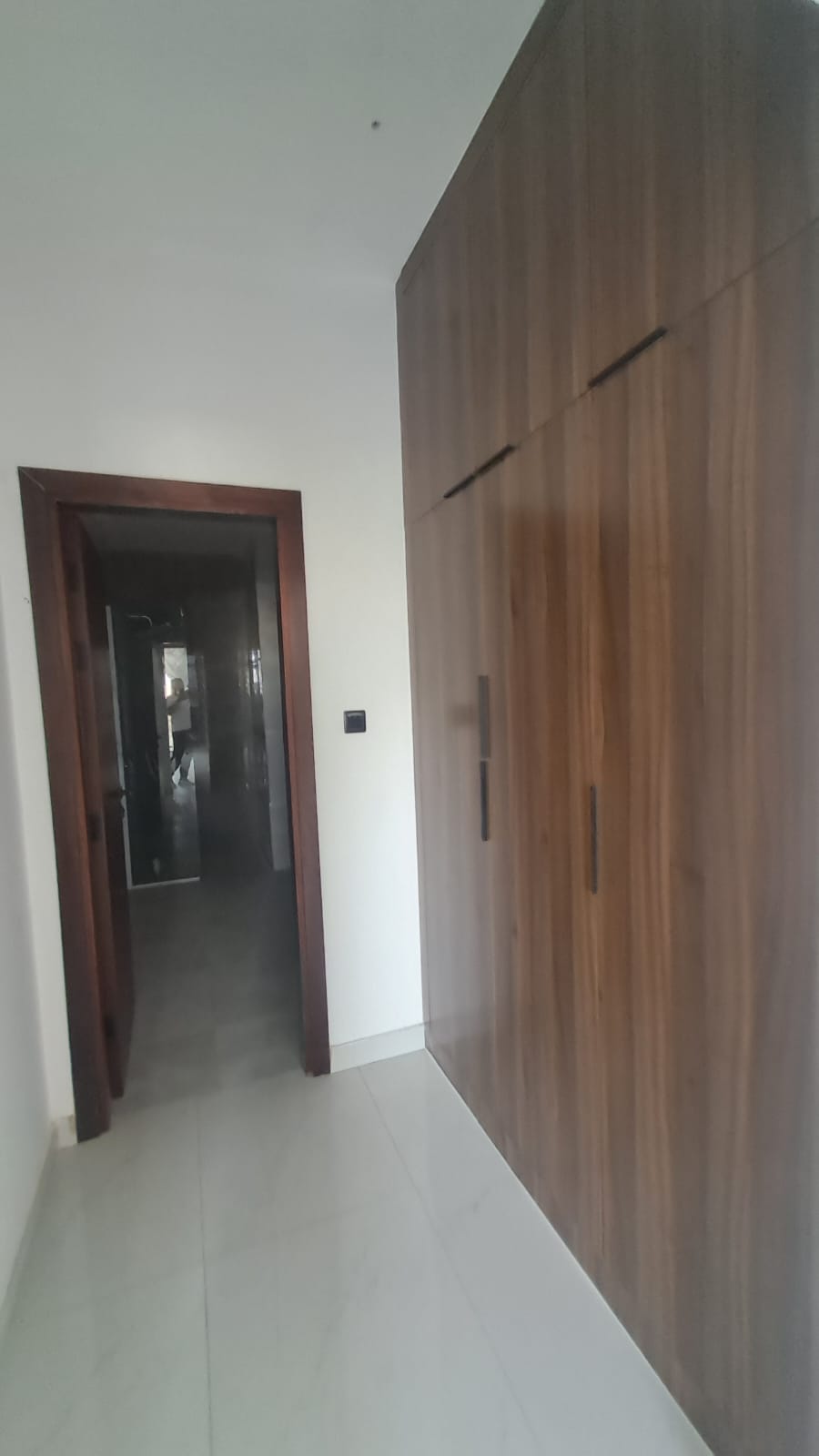 Townhouse in Al-Haylo area, 3 bedrooms and a maid's room, with indoor parking and an outdoor extension. 14