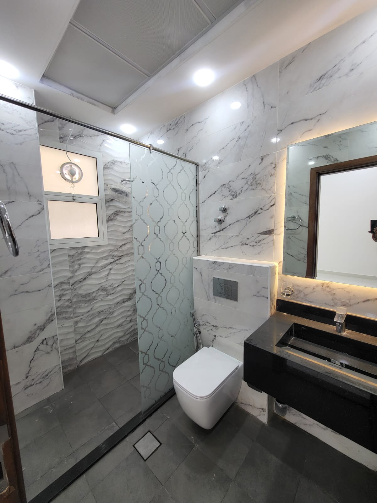 Villa for sale in Al Yasmin neighborhood, Ajman, with a modern design and distinctive features. 5