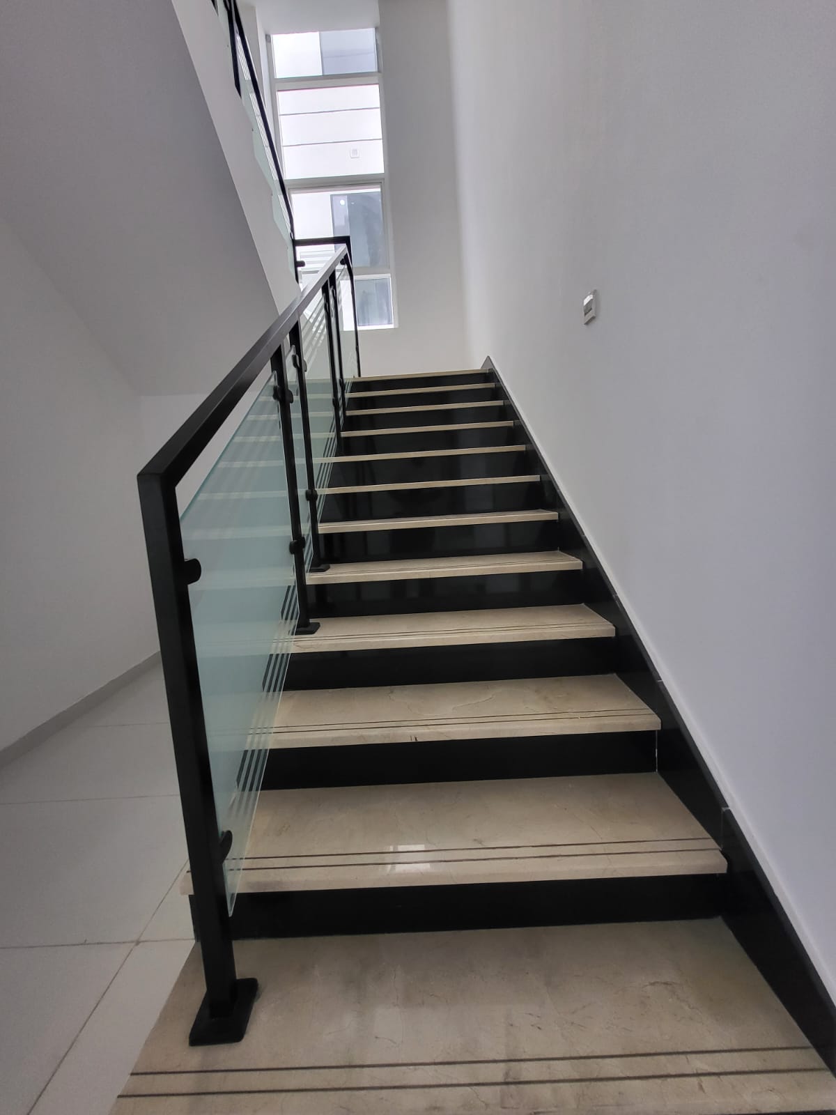 Villa for sale in Al Yasmin neighborhood, Ajman, with a modern design and distinctive features. 6