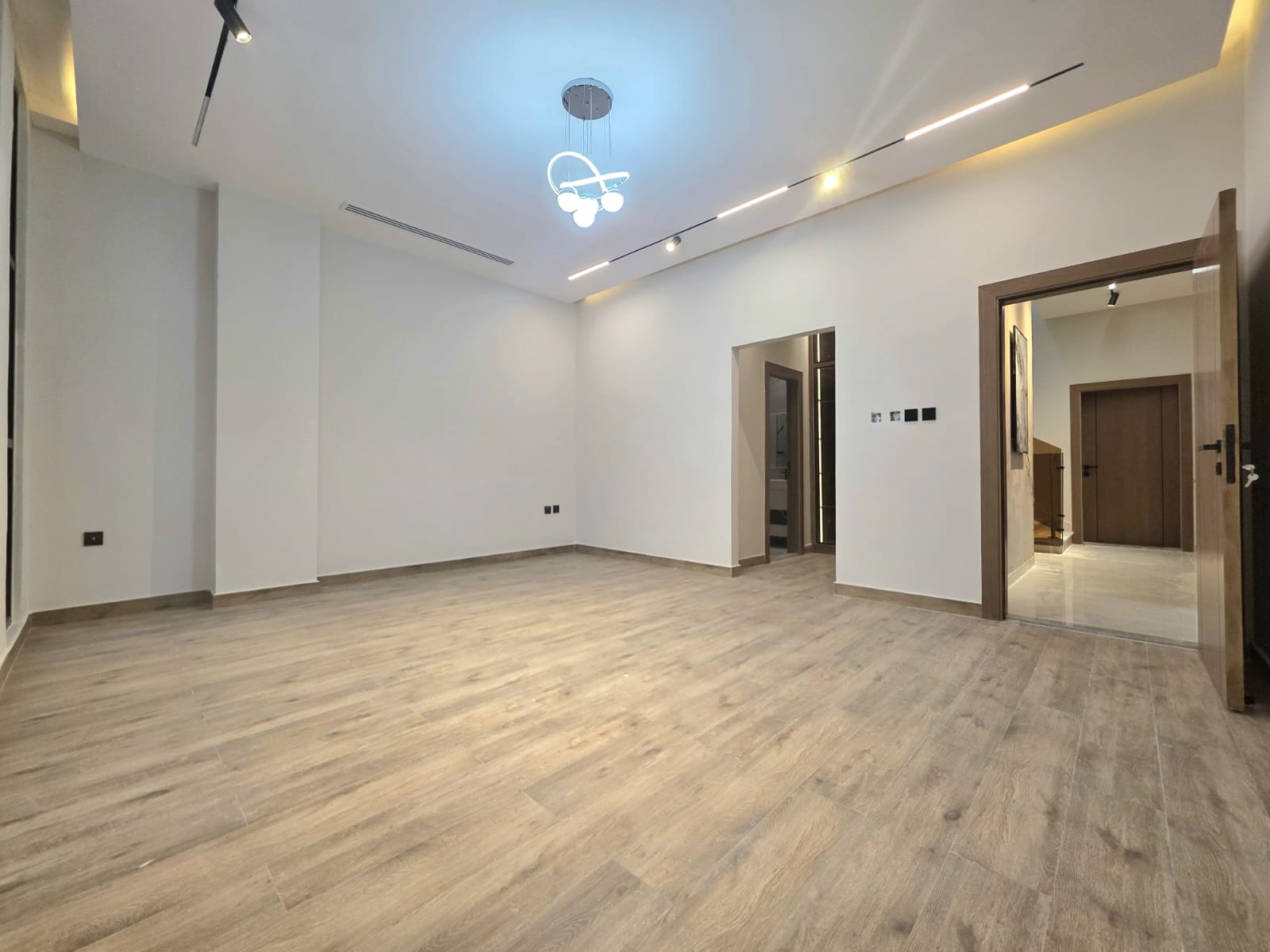 💎 Invest in Luxury... A Modern Villa in a Prime Location at Al Helio 2. 8