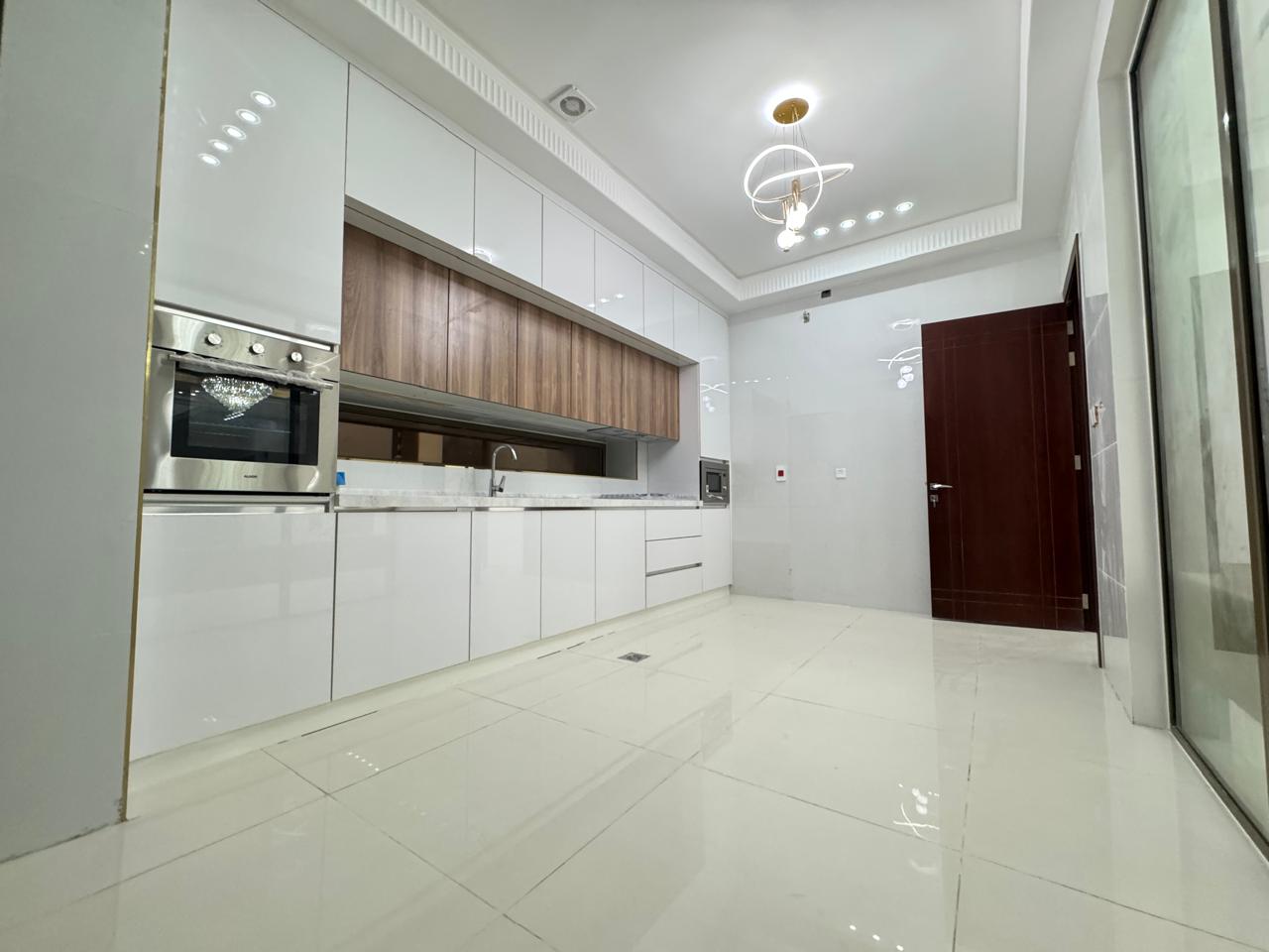 🏡 **A Mini Palace in the Heart of Al Bahia!** Located right next to the park, the Sheikh's Palace, and the Car Showroom... a one-of-a-kind location with luxury that's truly worth seeing. 4