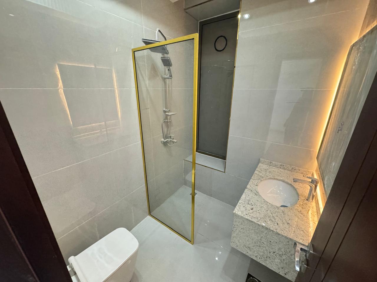 🏡 **A Mini Palace in the Heart of Al Bahia!** Located right next to the park, the Sheikh's Palace, and the Car Showroom... a one-of-a-kind location with luxury that's truly worth seeing. 6