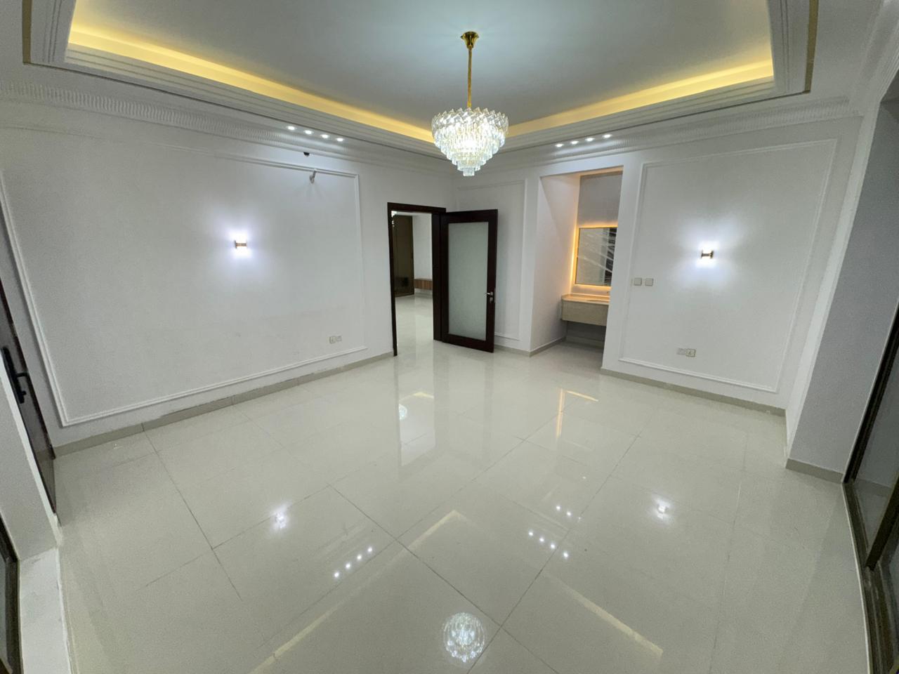 🏡 **A Mini Palace in the Heart of Al Bahia!** Located right next to the park, the Sheikh's Palace, and the Car Showroom... a one-of-a-kind location with luxury that's truly worth seeing. 9