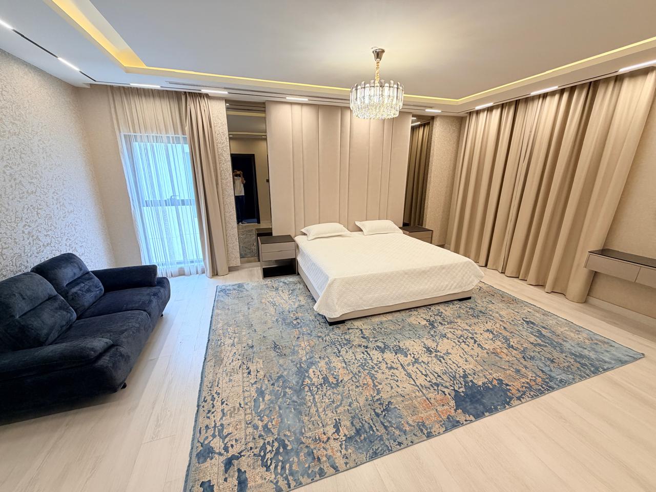 Villa for sale in the Al-Yasmeen area—includes water, electricity, air conditioning, and furniture—at an exceptional price. 3