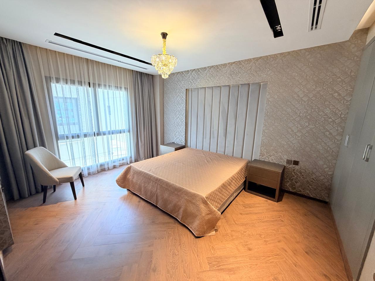 Villa for sale in the Al-Yasmeen area—includes water, electricity, air conditioning, and furniture—at an exceptional price. 10