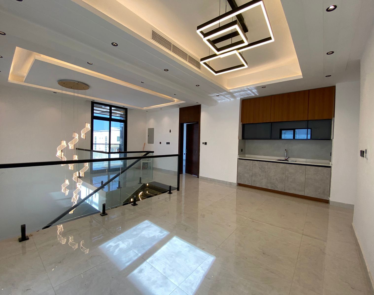 A once-in-a-lifetime opportunity! A luxurious villa that owns your dreams in Ajman with a very high finishing touch, and freehold ownership for all nationalities. 6