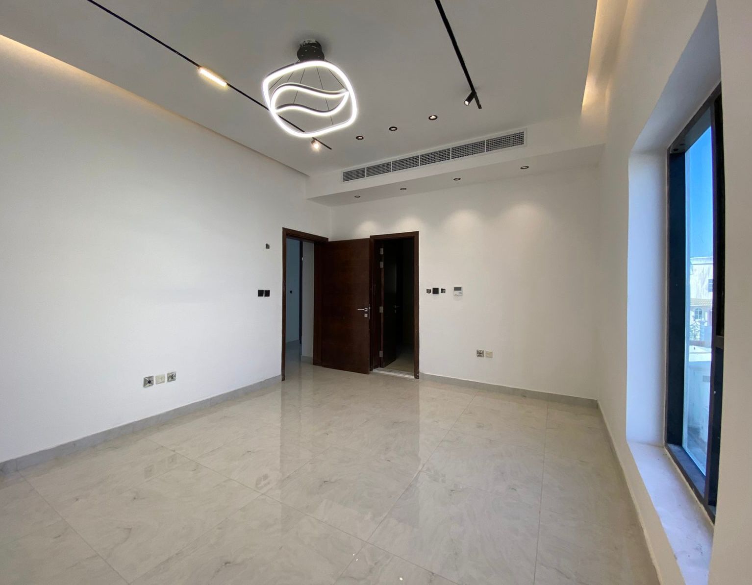 A once-in-a-lifetime opportunity! A luxurious villa that owns your dreams in Ajman with a very high finishing touch, and freehold ownership for all nationalities. 10