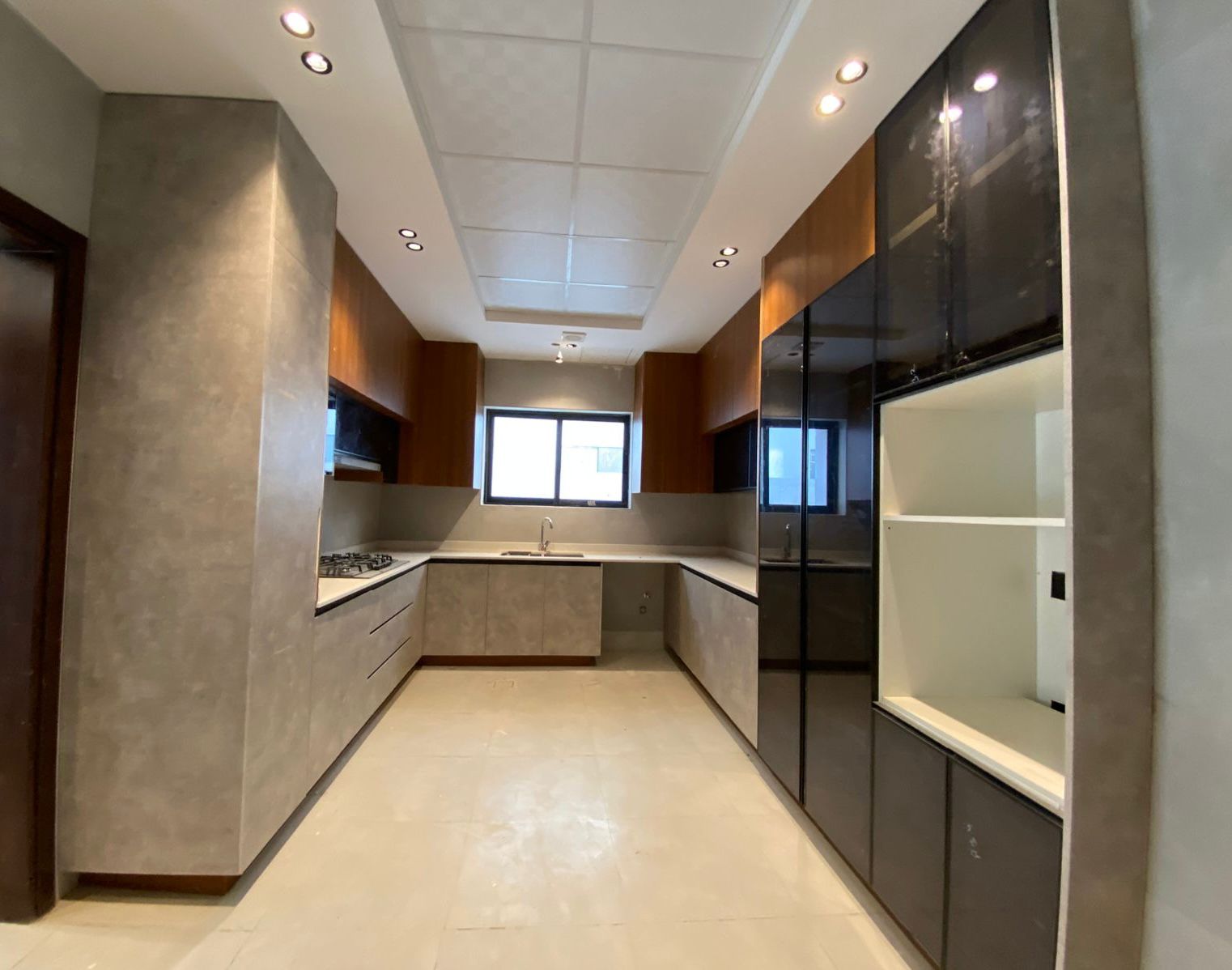 A once-in-a-lifetime opportunity! A luxurious villa that owns your dreams in Ajman with a very high finishing touch, and freehold ownership for all nationalities. 11