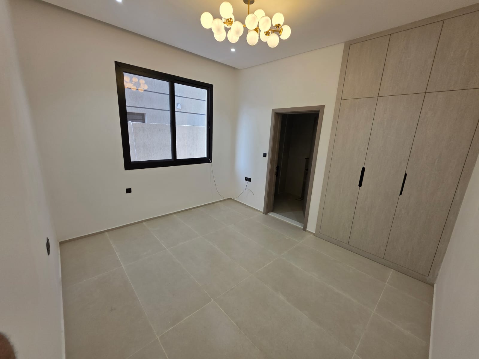 🏡 ليس كل يوم تجد فيلا زاوية... وهذه في الزاهية تجمع الفخامة والموقع المثالي. 7