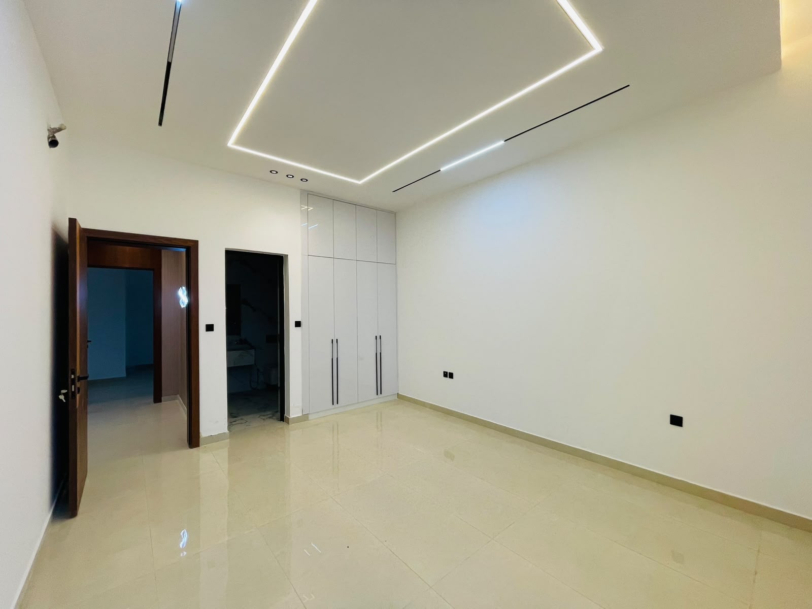 Villa for Sale in Al Zahya, Ajman | Prime Location & Negotiable Price 5