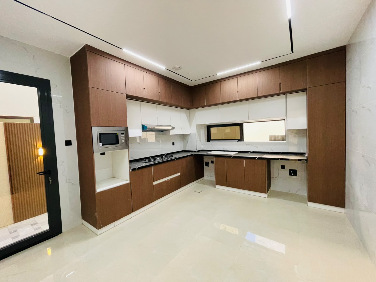 Villa for Sale in Al Zahya, Ajman | Prime Location & Negotiable Price 9