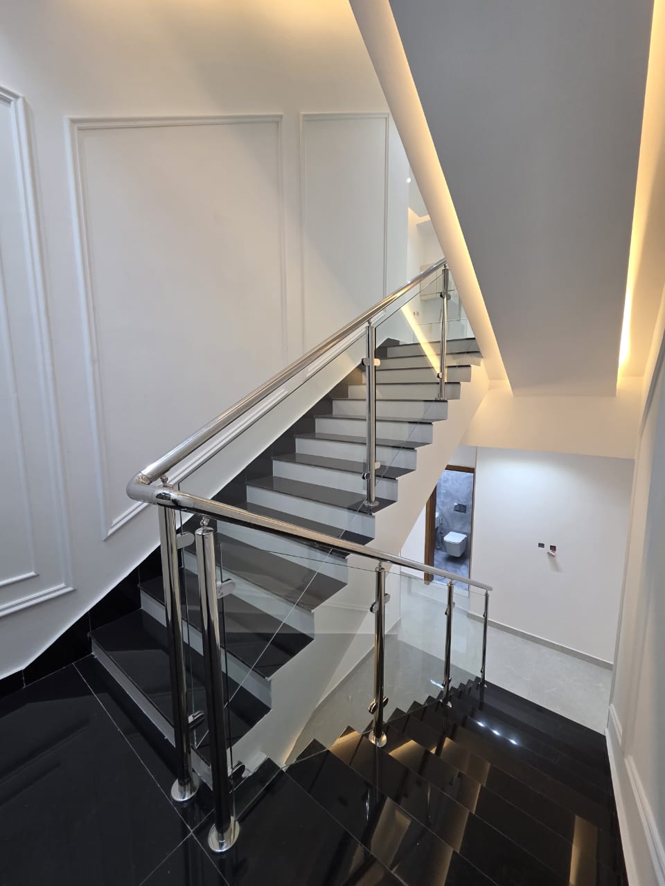 Luxury Classic Villa for Sale in Al Helio 2, Ajman, ideally located near Sheikh Mohammed Bin Zayed Road and all essential amenities. 2
