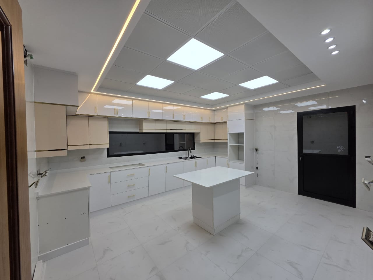 Luxury Classic Villa for Sale in Al Helio 2, Ajman, ideally located near Sheikh Mohammed Bin Zayed Road and all essential amenities. 6